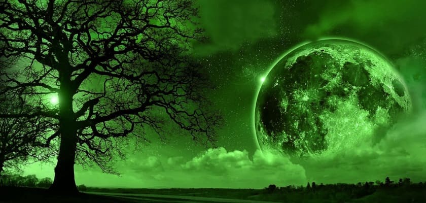 Зеленая луна